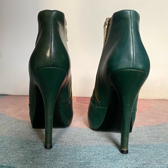 House of Harlow HoH “Leslie” Dark Green Boho leather Booties. - Picture 3 of 9
